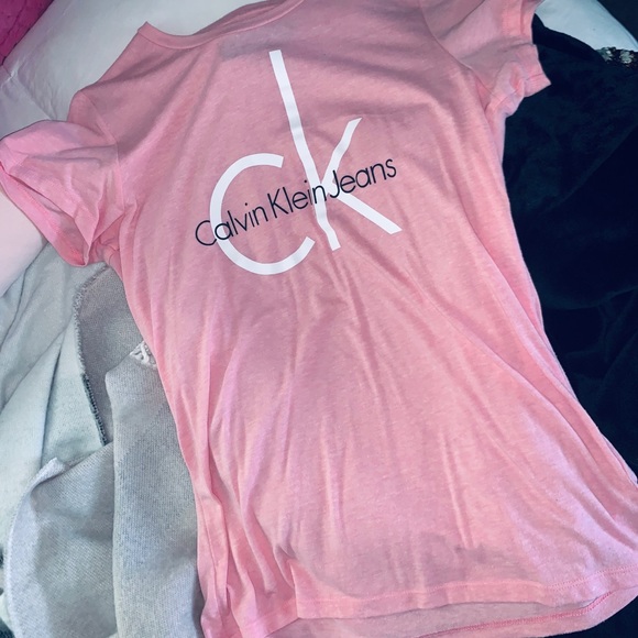 Calvin Klein tee - Picture 3 of 5